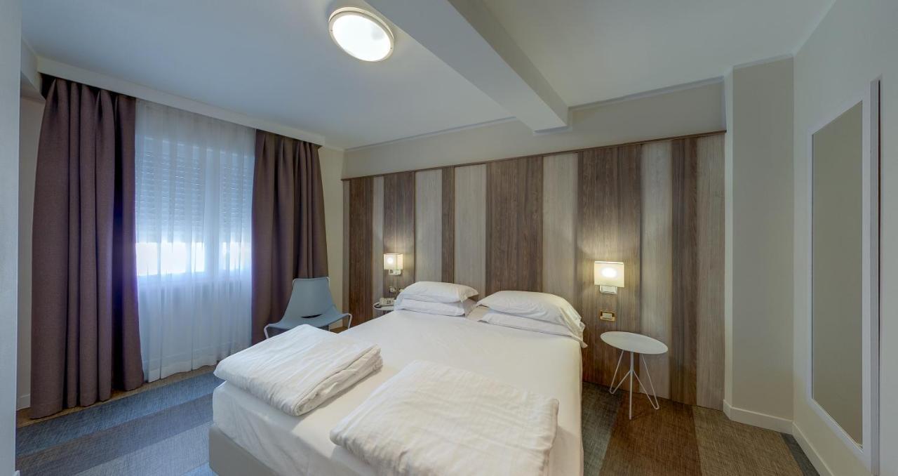 Hotel Europa Garda  Exteriér fotografie