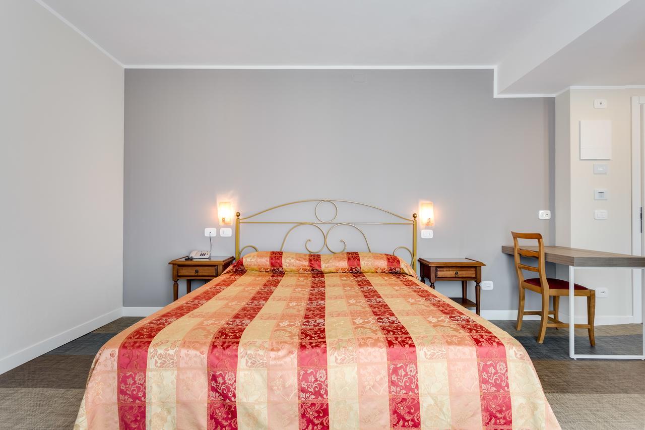 Hotel Europa Garda  Exteriér fotografie